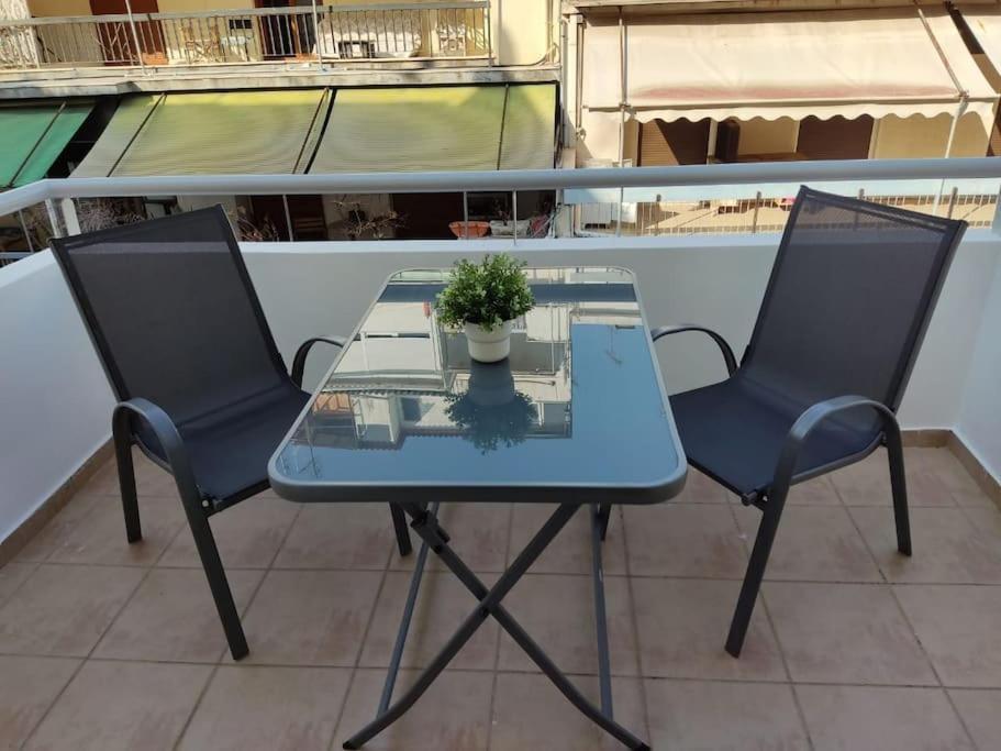 Stylish And Cozy 4Th Floor Studio Apartamento Atenas Exterior foto